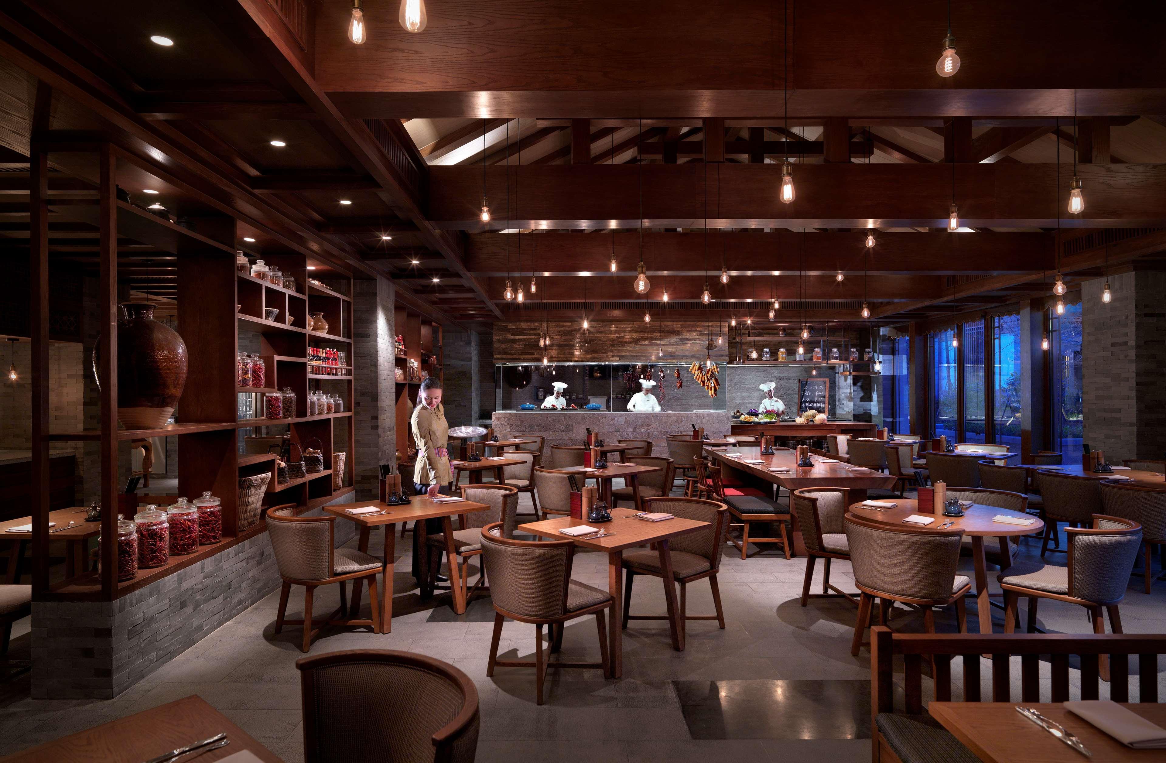 Jinmao Purelax Lijiang, The Unbound Collection By Hyatt Hotel Lijiang  Exterior photo